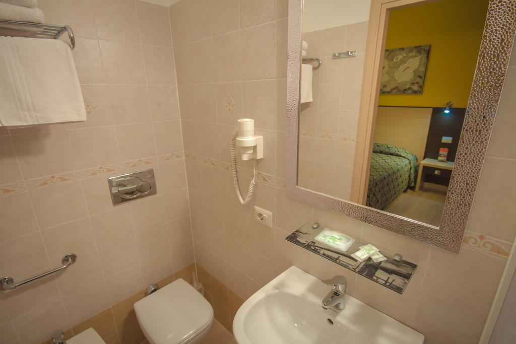 Alex Place Rome Room photo